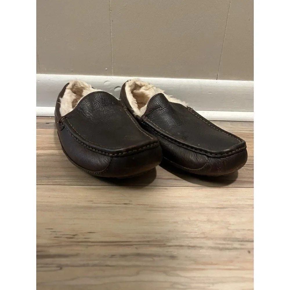 UGG Ascot Leather / Sheepskin Slipper in China Tea US Mens Size 9